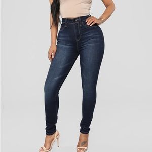 Super High Waist Jeans - Dark Wash